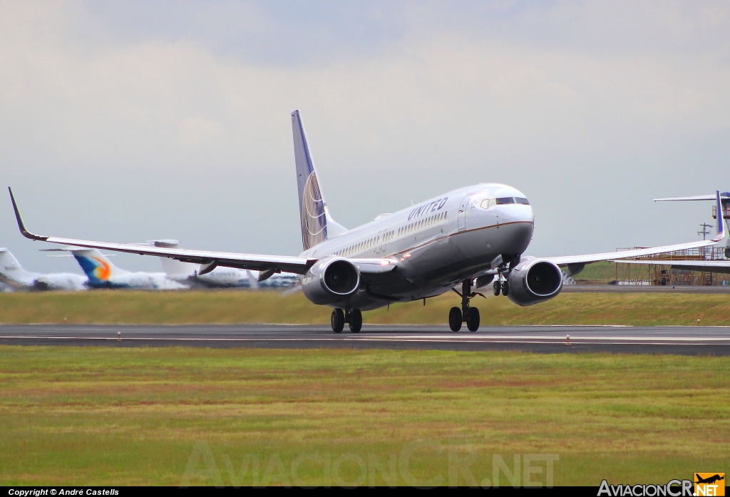 N18243 - Boeing 737-824 - United Airlines