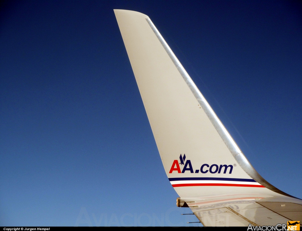 N676AN - Boeing 757-223 - American Airlines