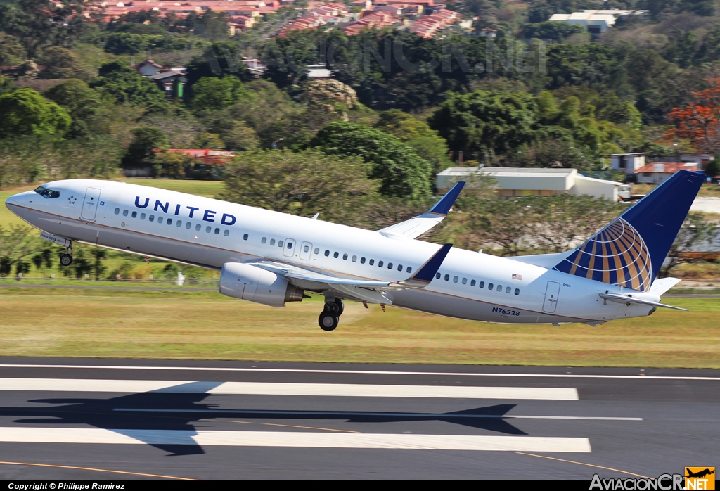 N76528 - Boeing 737-824 - United Airlines