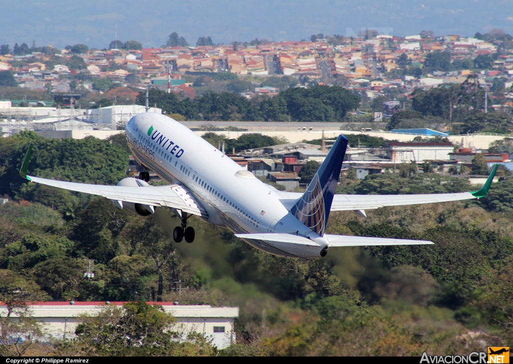 N76516 - Boeing 737-824 - United Airlines