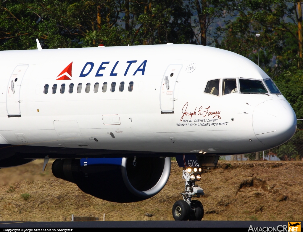 N6716C - Boeing 757-232 - Delta Air Lines