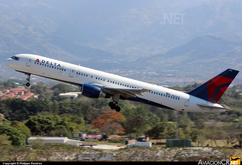 N6704Z - Boeing 757-232 - Delta Airlines