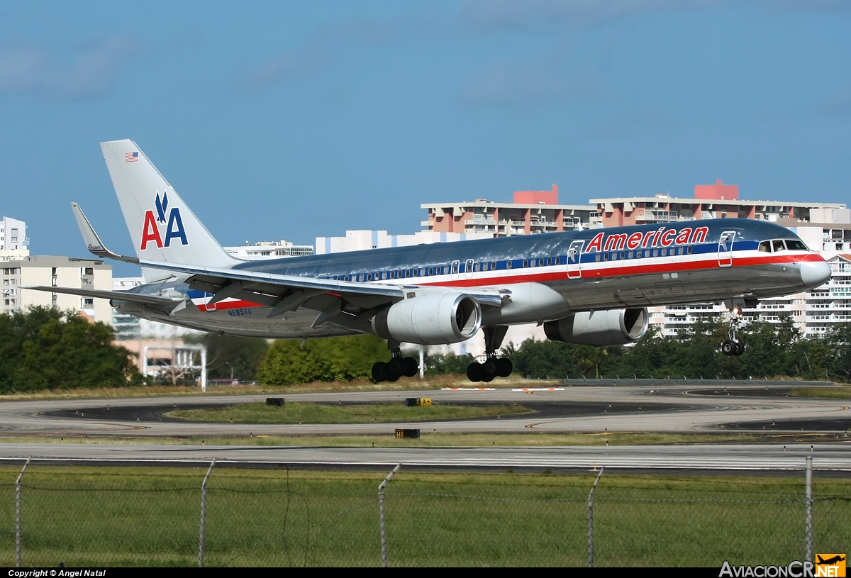 N685AA - Boeing 757-223 - American Airlines