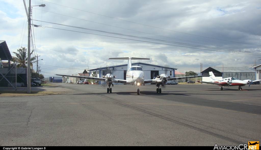 TI-TCT - Beechcraft Super King Air B200 - Privado (Teletica)