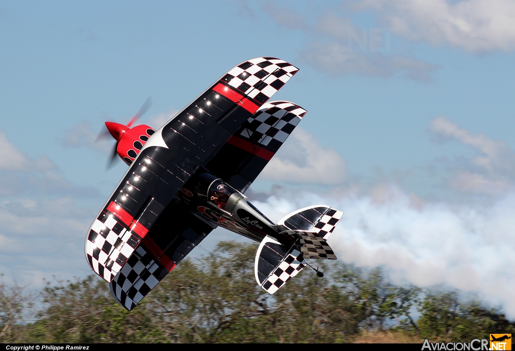 N540SS - Pitts S-2S Special - Privado