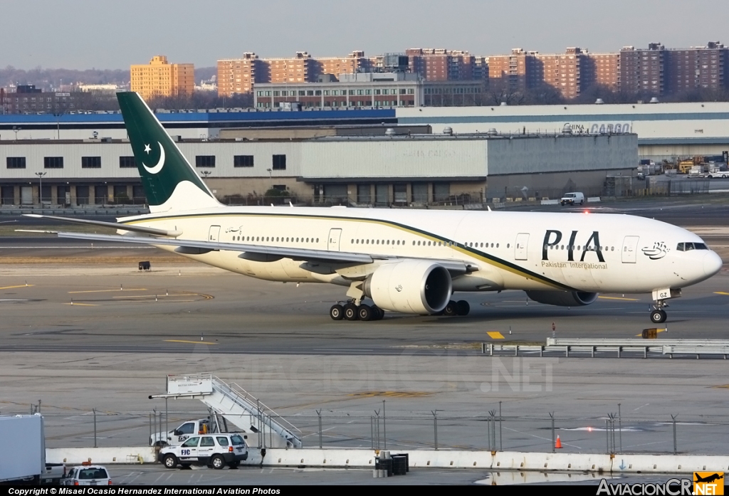 AP-BGZ - Boeing 777-240LR - Pakistan International Airlines (PIA)