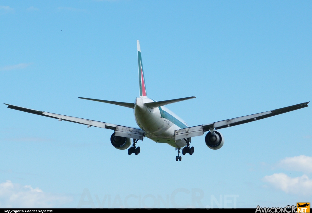 EI-ISD - Boeing 777-243/ER - Alitalia