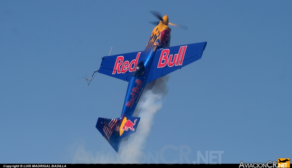 N669R6 - Zivko Edge 540T - Red Bull