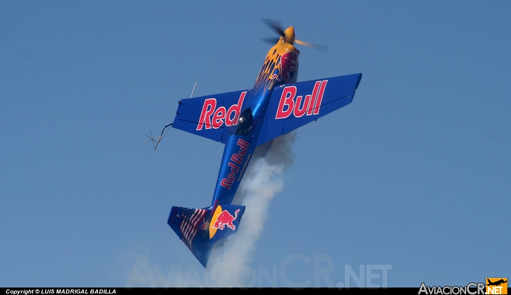 N669R6 - Zivko Edge 540T - Red Bull