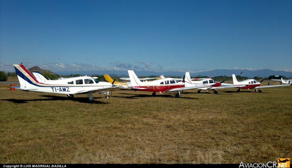 TI-AMZ - Piper PA-28R-201T Turbo Arrow III - ECDEA - Escuela Costarricense de Aviación