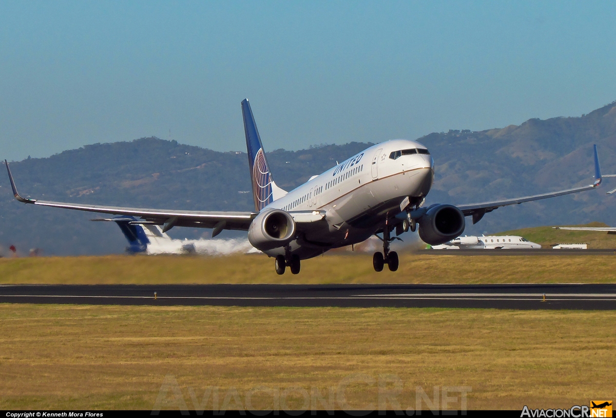 N77520 - Boeing 737-824 - United Airlines