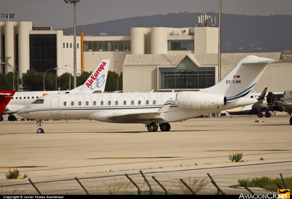EC-LNM - Bombardier BD-700-1A10 Global Express - Privado