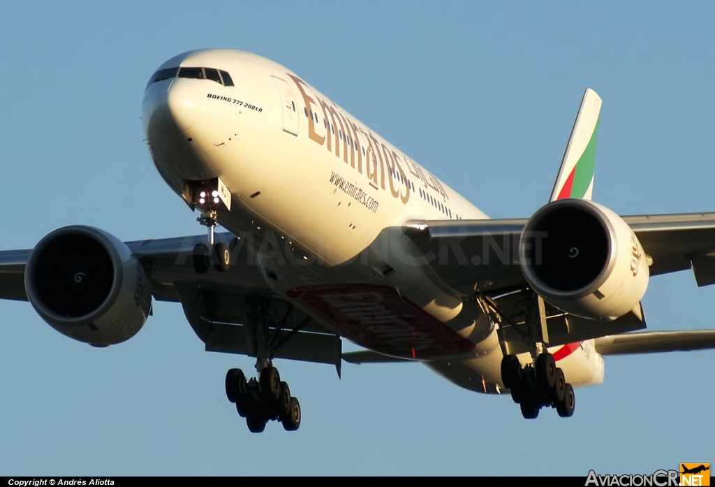 A6-EWJ - Boeing 777-21HLR - Emirates