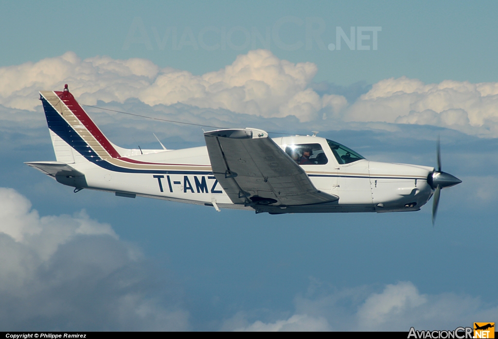 TI-AMZ - Piper PA-28R-200 Arrow - Privado