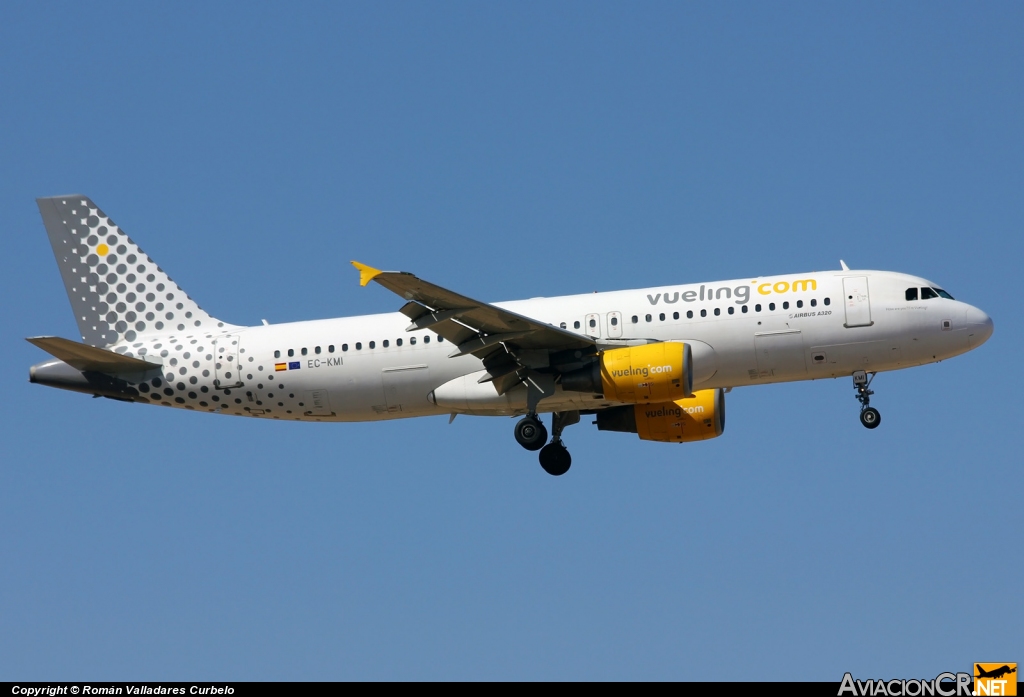 EC-KMI - Airbus A320-216 - Vueling