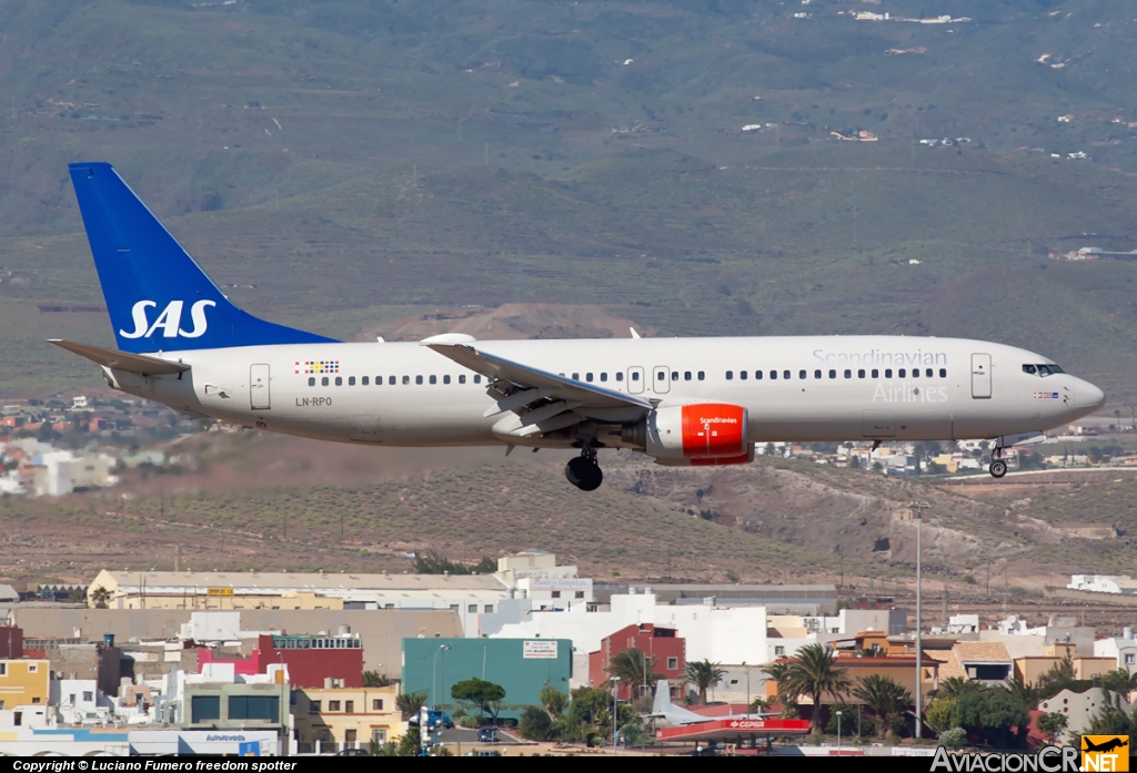 LN-RPO - Boeing 737-883 - Scandinavian Airlines (SAS)