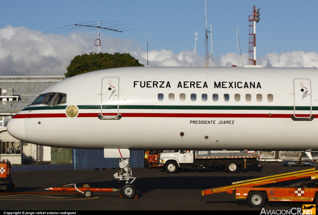 XC-UJM - Boeing 757-225 - Fuerza Aerea Mexicana FAM