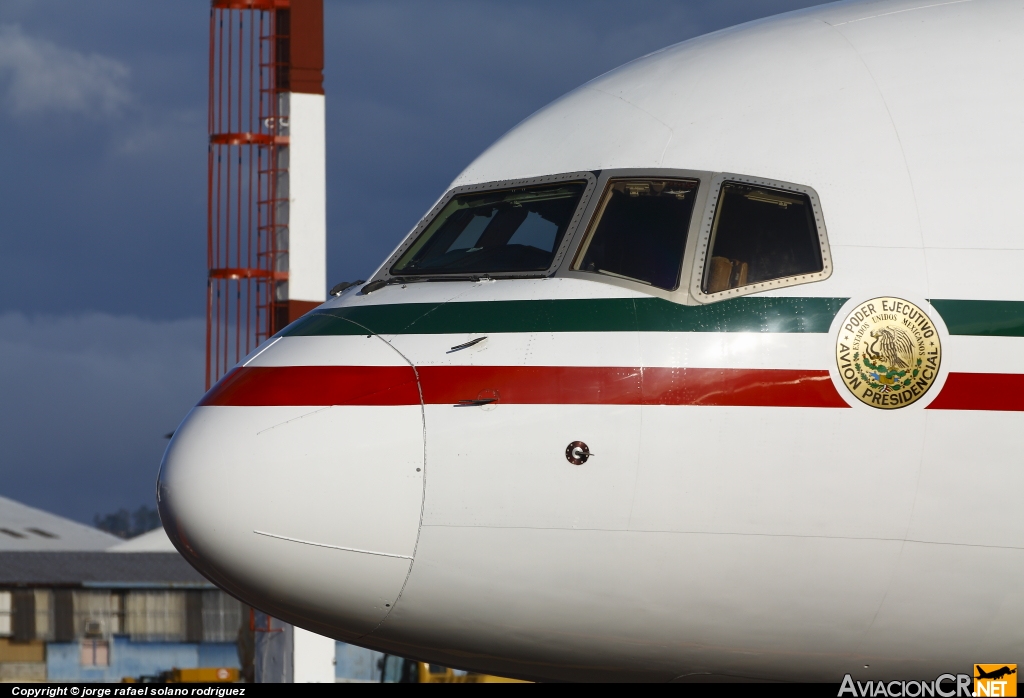 XC-UJM - Boeing 757-225 - Fuerza Aerea Mexicana FAM