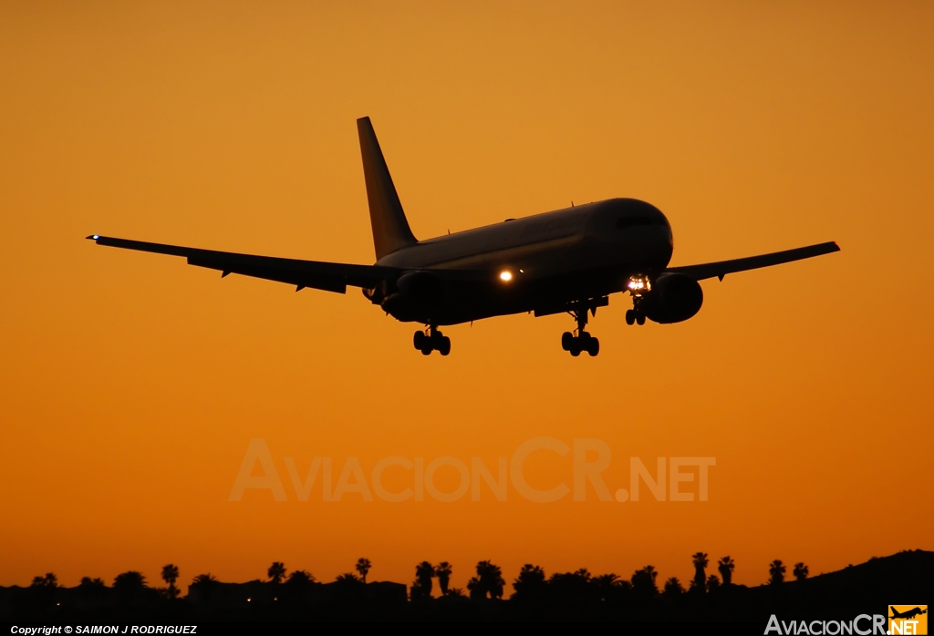 EI-UNE - Boeing 767-3Q8(ER) - Transaero Airlines