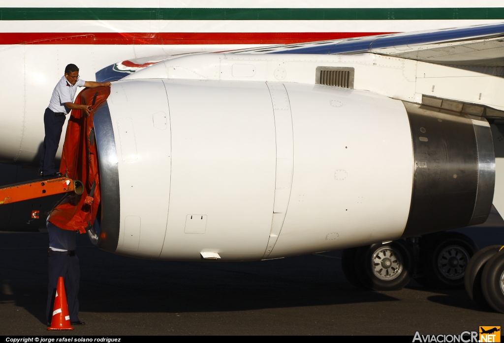 XC-UJM - Boeing 757-225 - Fuerza Aerea Mexicana FAM