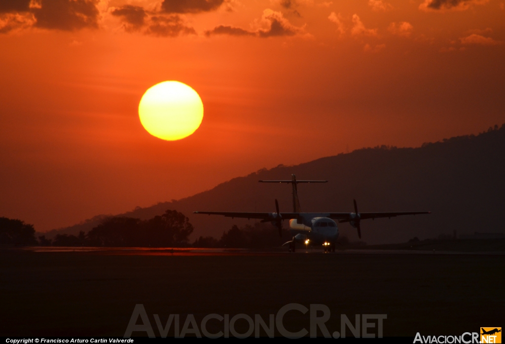 HR-AXN - ATR 42-300 - TACA Regional Airlines (Isleña Airlines)