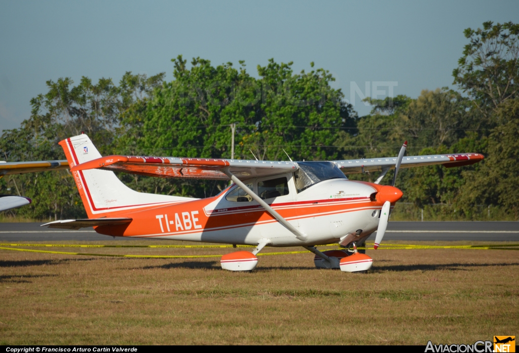 TI-ABE - Cessna 182Q Skylane II - Privado