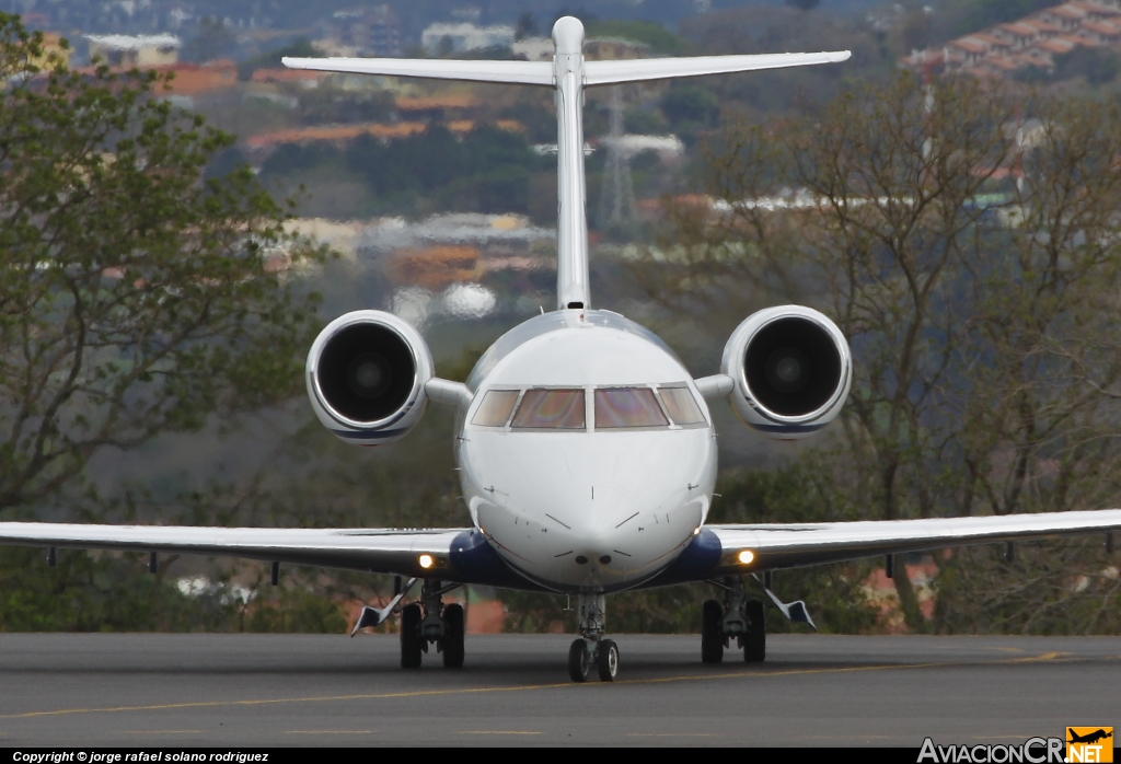 N337FX - Bombardier Challenger CL-600-2B16 - Privado