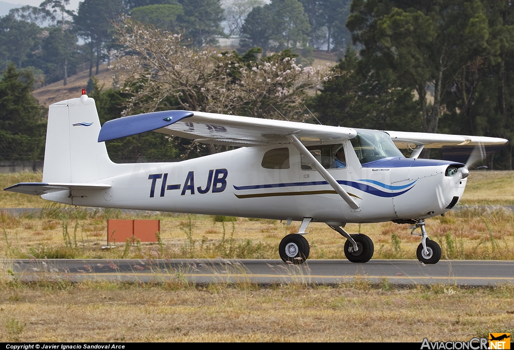 TI-AJB - Cessna 150 - Privado