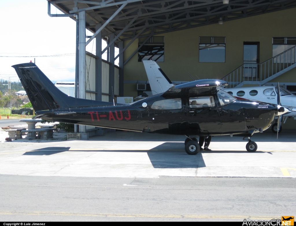 TI-AUJ - Cessna T210M Centurion II - Privado