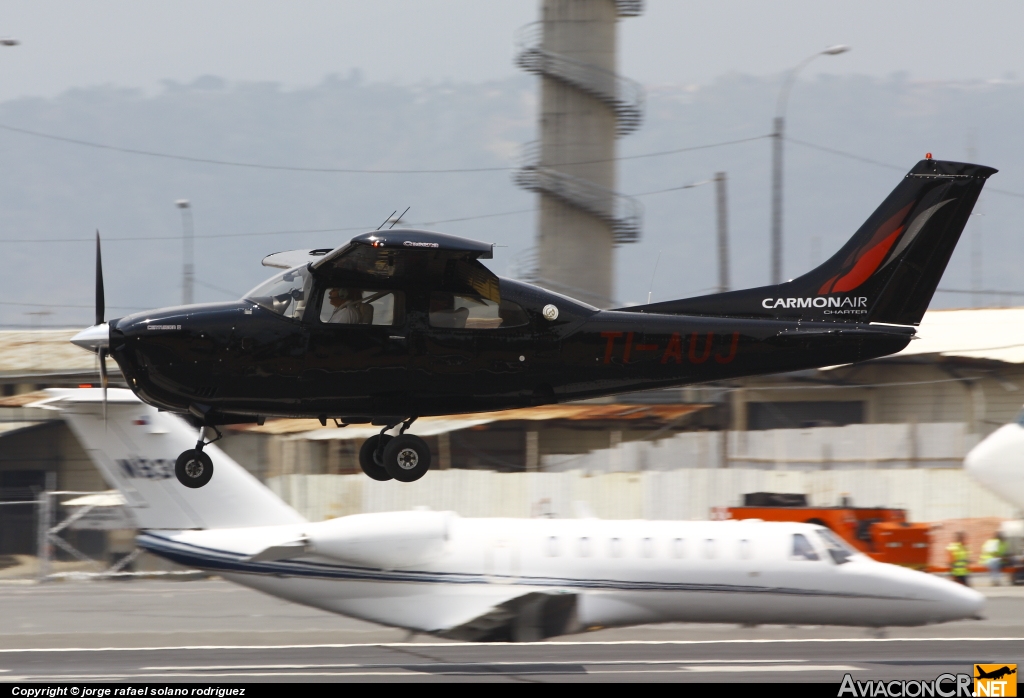 TI-AUJ - Cessna T210M Centurion II - Privado