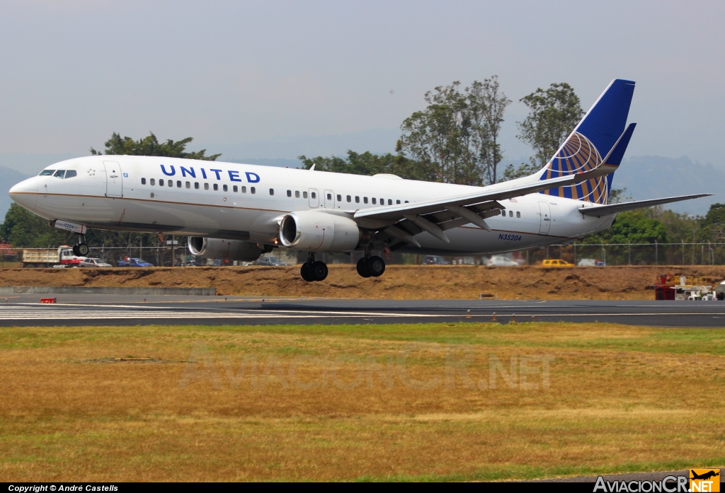 N35204 - Boeing 737-824 - United Airlines