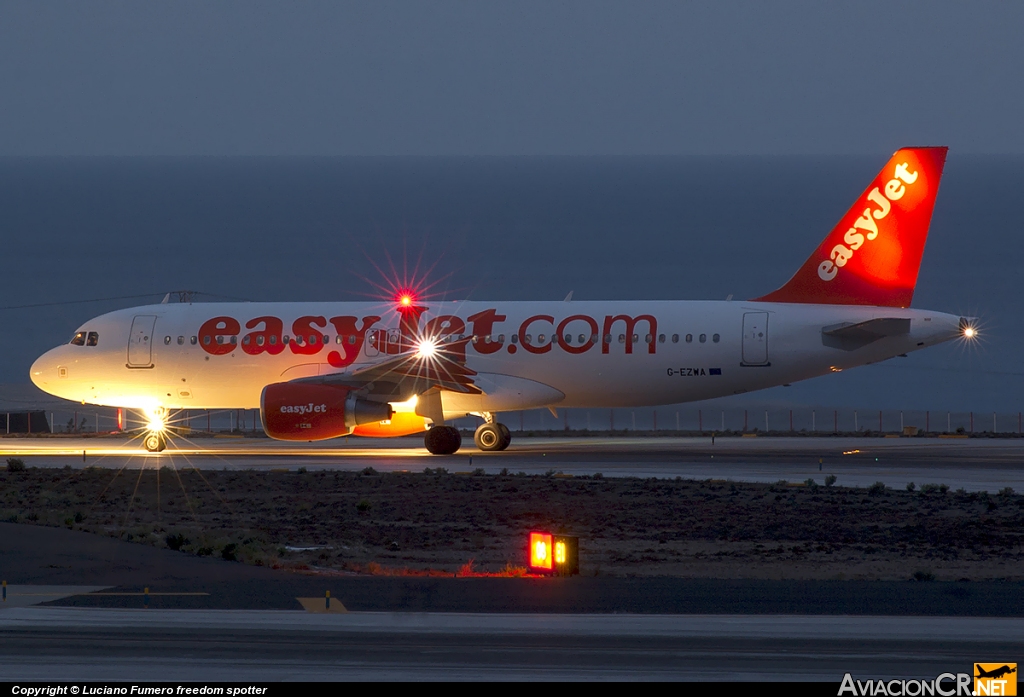 G-EZWA - Airbus A320-214 - EasyJet