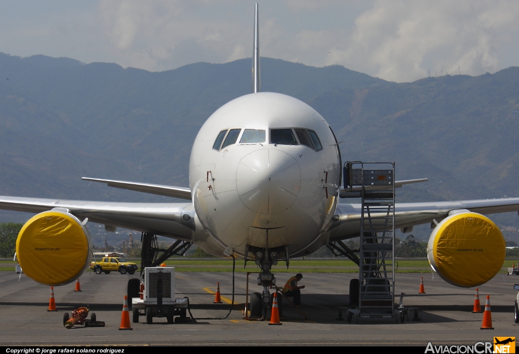 N338UP - Boeing 767-34AF/ER - United Parcel Service - UPS