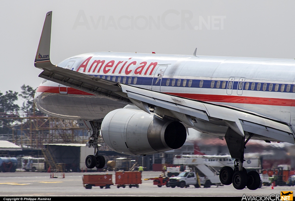 N7667A - Boeing 757-223 - American Airlines