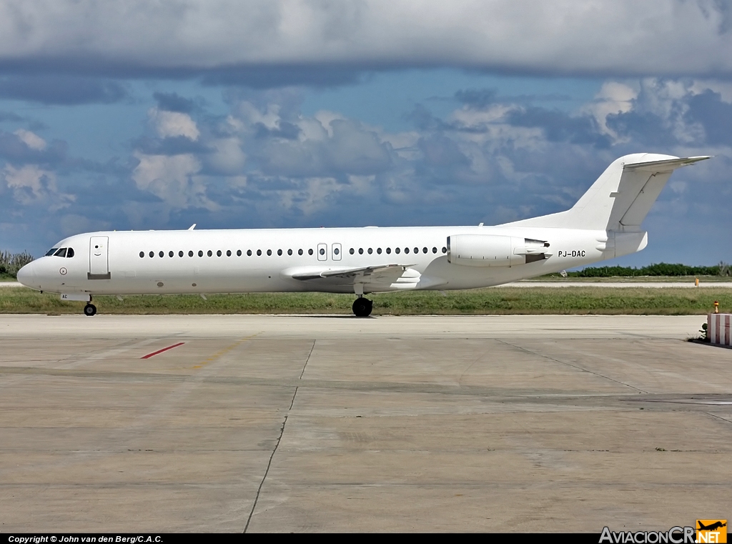 PJ-DAC - Fokker 100 - DAE - Dutch Antilles Express