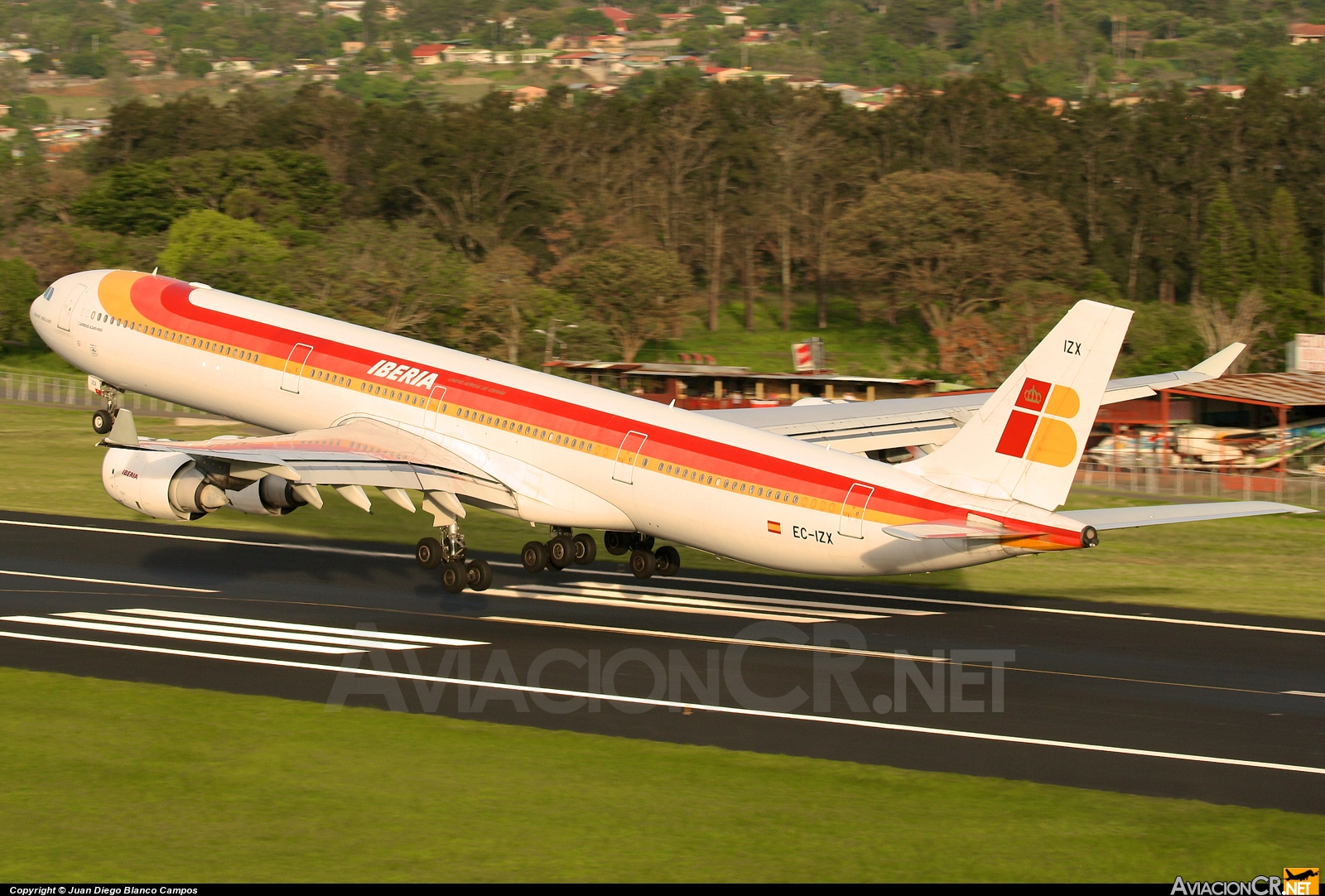 EC-IZX - Airbus A340-642 - Iberia