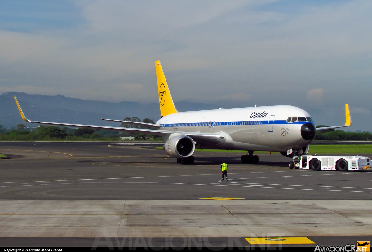 D-ABUM - Boeing 767-31B(ER) - Condor