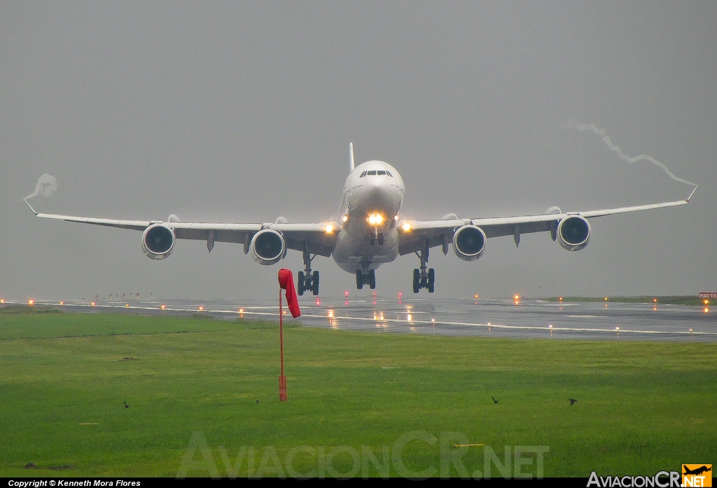 EC-JFX - Airbus A340-642 - Iberia