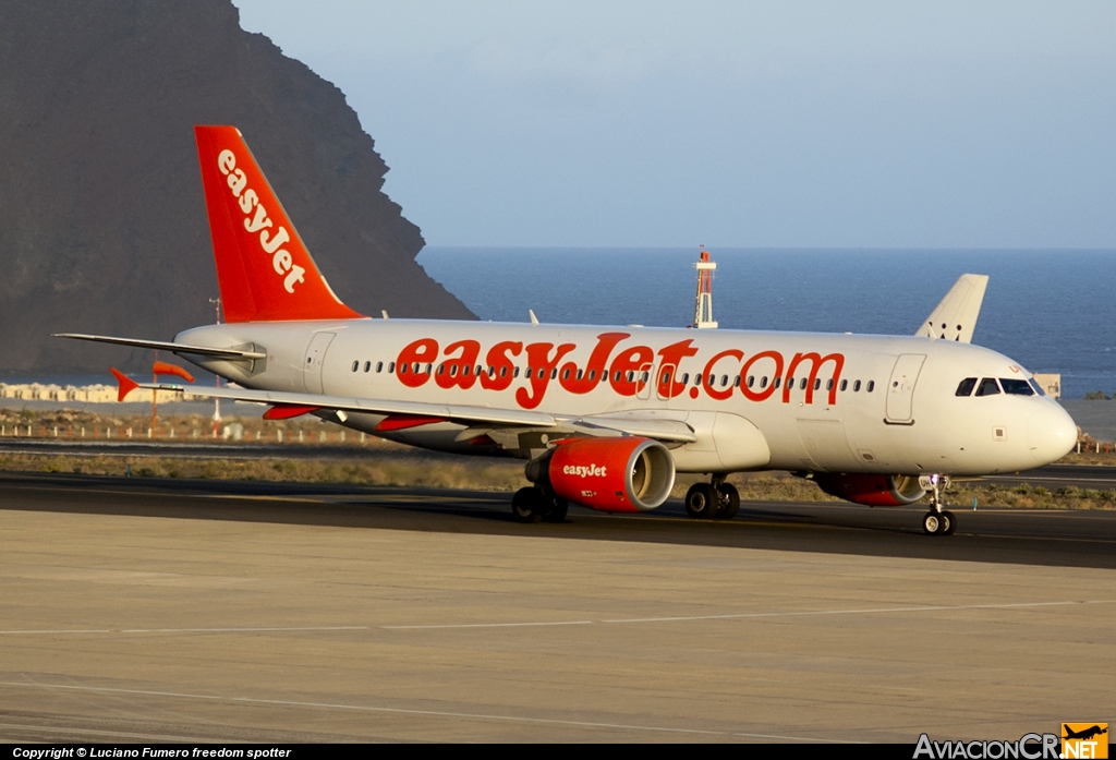 G-EZUH - AIRBUS A320-214 - EasyJet Airline