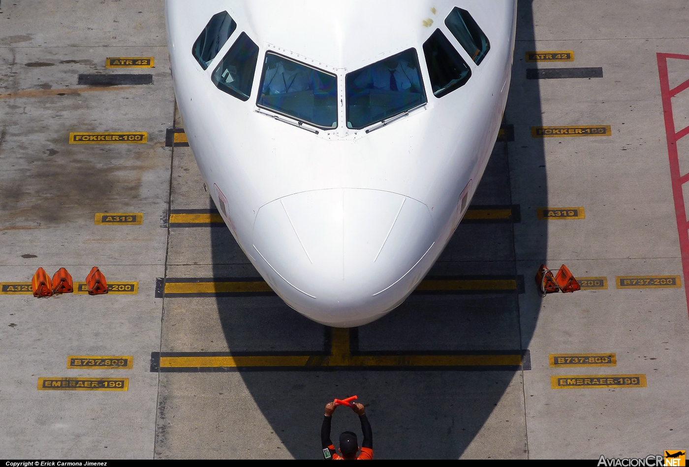 N680TA - Airbus A320-233 - TACA