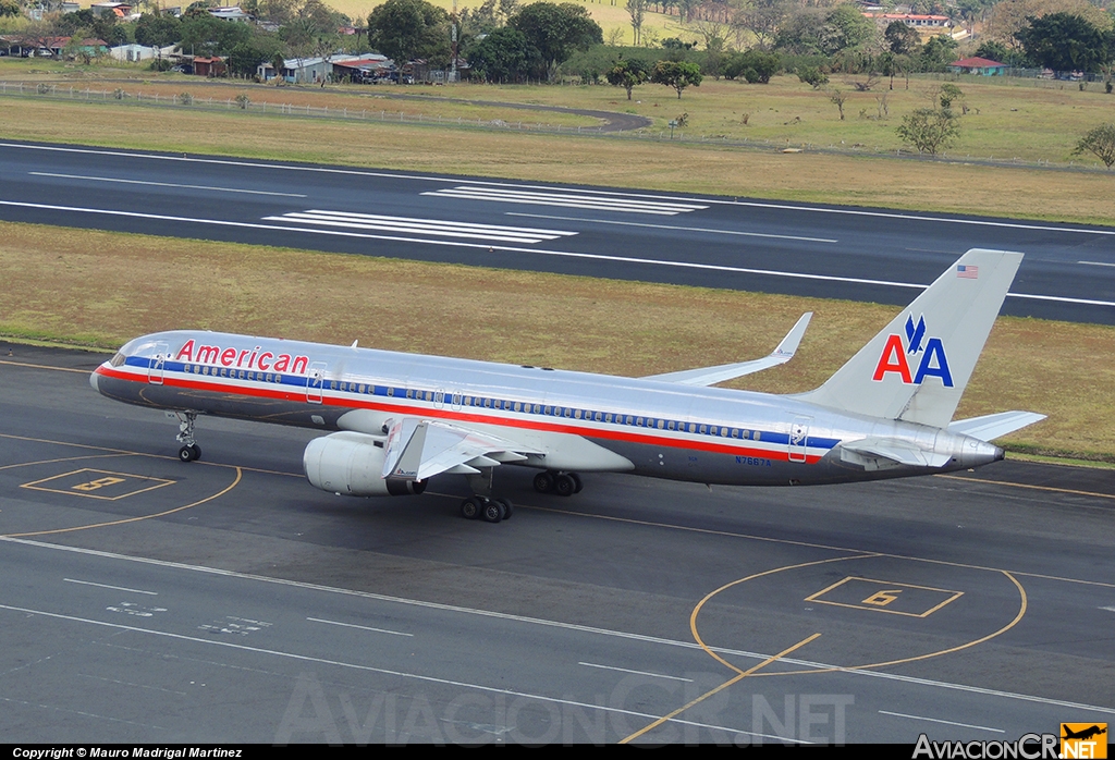 N7667A - Boeing 757-223 - American Airlines