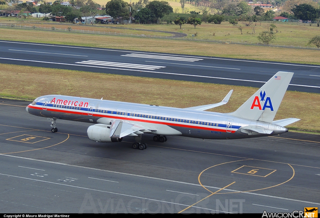 N7667A - Boeing 757-223 - American Airlines