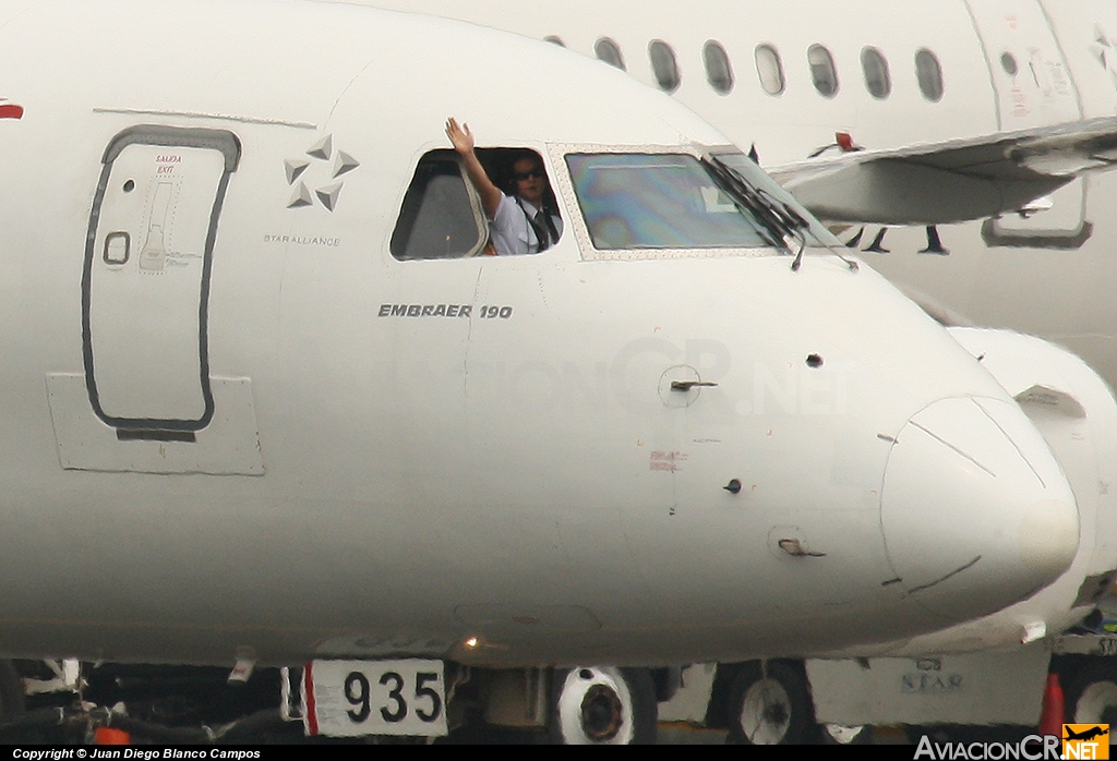 N935TA - Embraer 190-100IGW - TACA