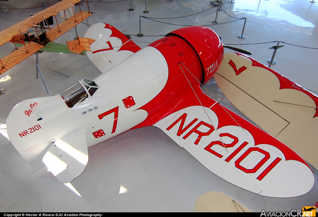 NR2101 - Gee Bee R-2 - Privado