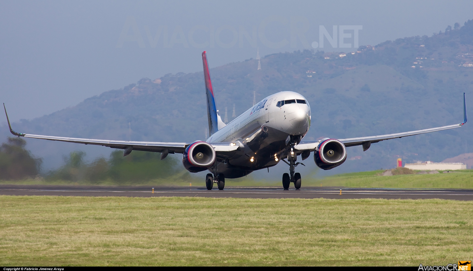 N390DA - Boeing 737-832 - Delta Airlines