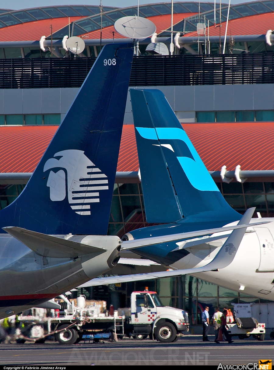 N908AM - Boeing 737-752 - Aeromexico