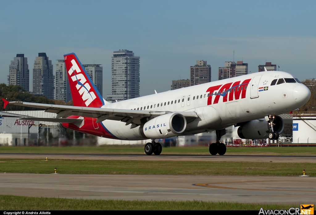 PR-MAY - Airbus A320-232 - TAM