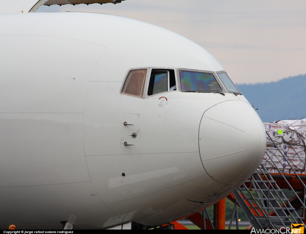 N305UP - Boeing 767-34AF - UPS - United Parcel Service