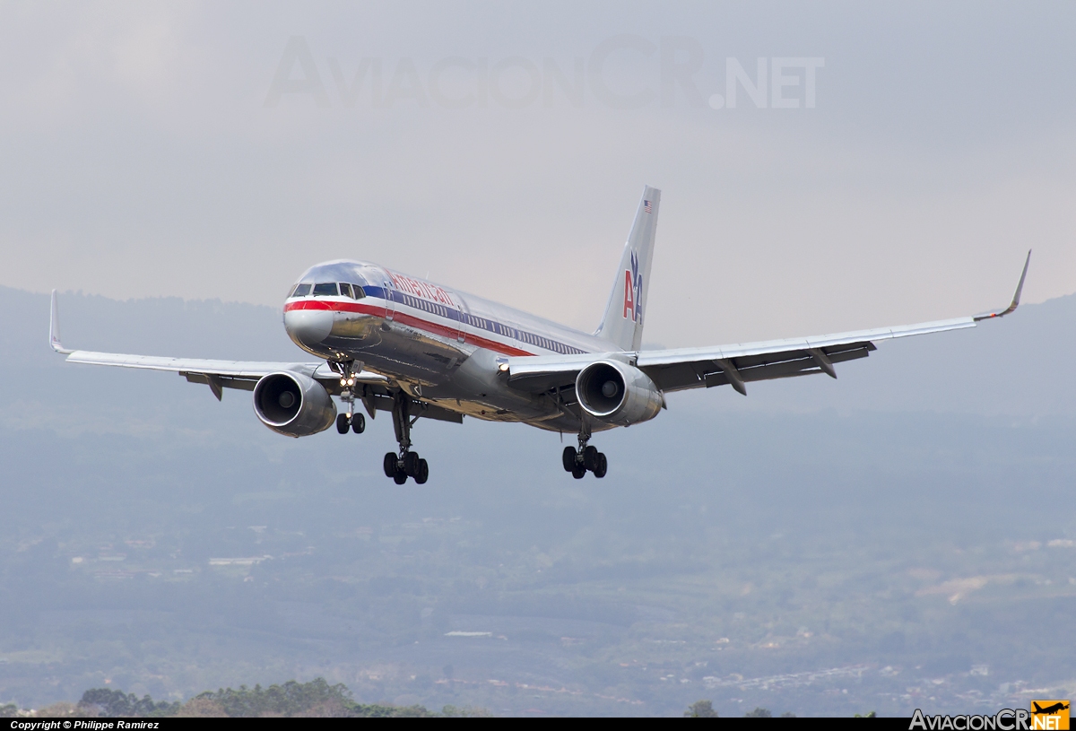 N7667A - Boeing 757-223 - American Airlines