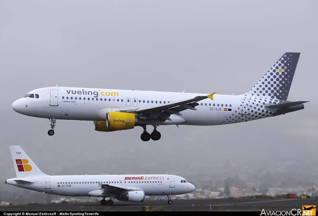 EC-KJD - Airbus A320-216 - Vueling